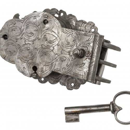 Truhenschloss. Schmiedeeisen. Mit Schlüssel. L. 17 cm.