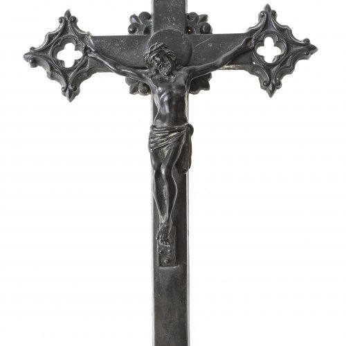 Bronzekreuz. Deutsch, neogotisch, Ende 19. Jh. L. 31 cm.