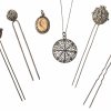 Konvolut Trachtenschmuck und Amulett (6-teilig). L. 2,5-10 cm.