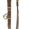 Stichwaffe. Griff aus Horn mit Tierhaarbesatz, beschnitzte Holzscheide. L. 62 cm.