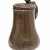 Kupferkanne. Zunftkanne der Schuster. Wohl Nürnberg(?). Dat. 1745. H. 31 cm.