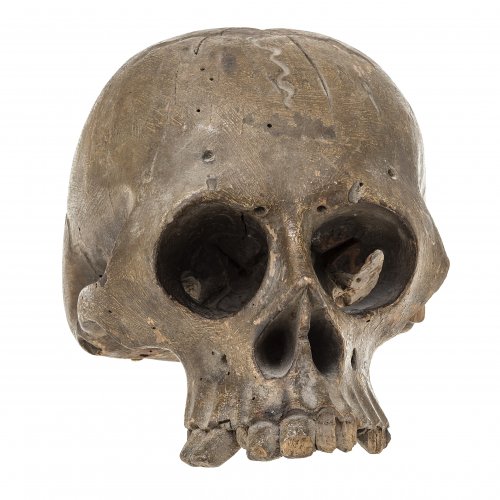 Süddeutsch, 18./19. Jh. Totenschädel. Holz. H. 16 cm. Besch.