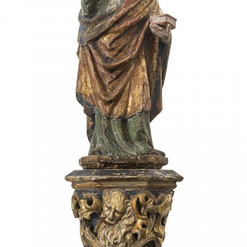 Bayern, um 1410. Hl. Cosmas (Apothekerheiliger). Holz, übergangene Farbfassung. Sockel später. H. 29,2 (Sockel 18 cm.)