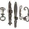 Konvolut Beschläge und Türgriffe. Schmiedeeisen, L. 14-29 cm.