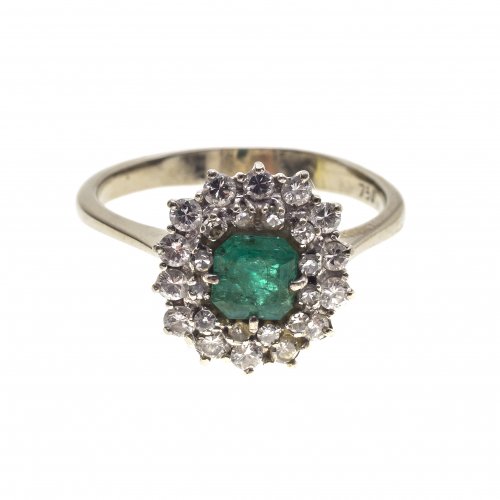 Ring mit Smaragd- und Brillantbesatz