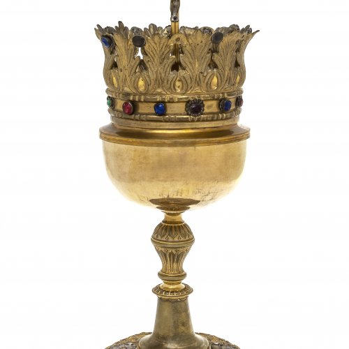 Ziborium, Messing, Deckel mit Kreuzbekrönung.