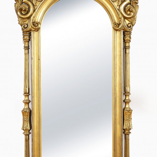 Großer Pfeilerspiegel, vergoldet.