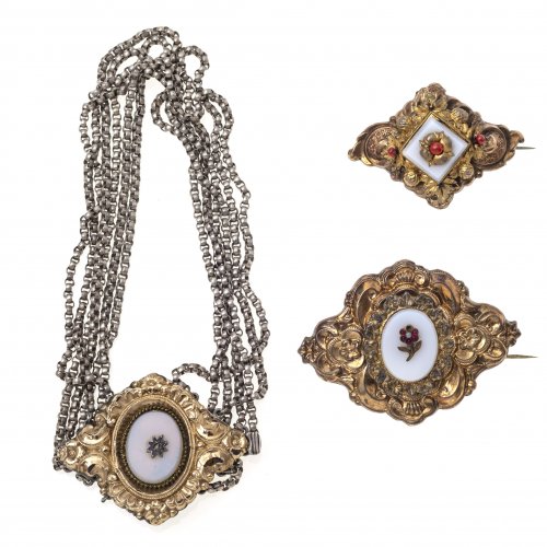 Konvolut Trachtenschmuck, 3-teilig (1 Kropfkette, 2 Broschen).
