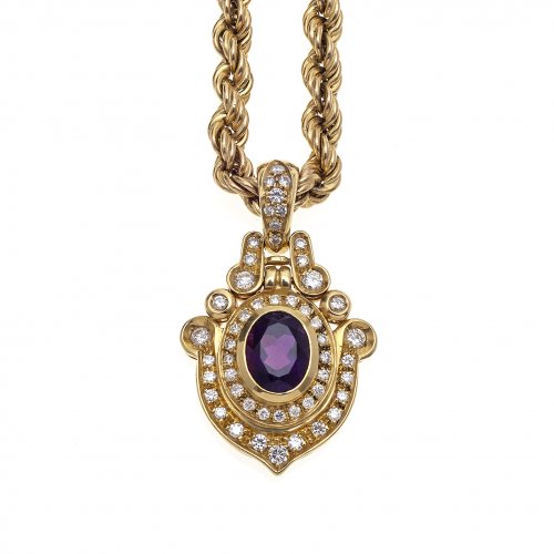 Anhänger mit Amethyst- und Brillantbesatz und mit Kette.