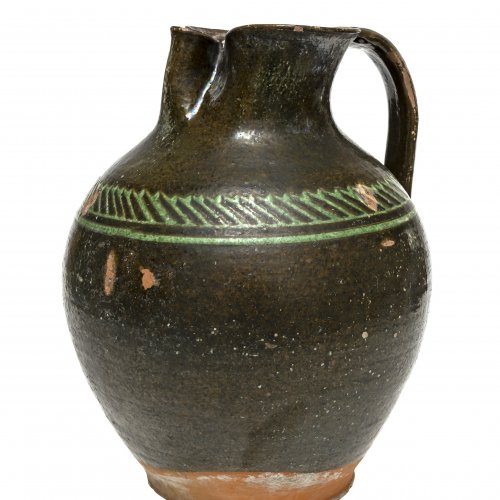 Krug, Irdenware, grün glasiert.