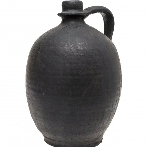 Henkelflasche, Irdenware, geschwärzt, H. 26 cm.