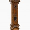 Standuhr. Frankreich, 18. Jh., Nussbaum, massiv. 230 x 45 x 28 cm.