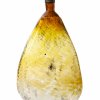 Nabelflasche, farbloses Glas, bernsteinfarbener Überfang, H. 27 cm.