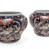 Zwei Vasen, Japan, Porzellan, Imari-Stil, H. 15 cm.