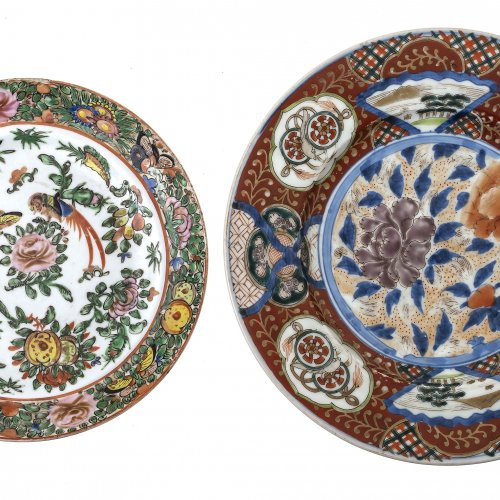Zwei Teller, Japan, farbige Emailmalerei, ø20-24 cm.