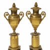 Ein Paar Ziervasen mit Kerzentüllen, Bronze, feuervergoldet, Frankreich, Empirdekor, H. 38 cm.
