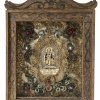 Zwei Klosterarbeiten: mit Spickelbild hl. Jesuskind bzw. Wachsmedaillon mit hl. Georg, 19 x 16 cm bzw. 17 x 13 cm.