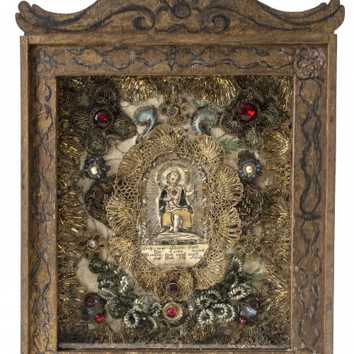 Zwei Klosterarbeiten: mit Spickelbild hl. Jesuskind bzw. Wachsmedaillon mit hl. Georg, 19 x 16 cm bzw. 17 x 13 cm.