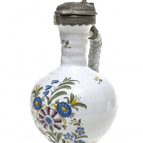 Enghalskrug, Fayence, farbige Bemalung, Blumenbouquet, Schrezheim, 19. Jh., H. 28 cm.