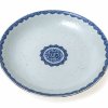 Platte, Porzellan, Blaumalerei, China, Kangxi(?), im Spiegel Päonienrosette, ø39 cm.
