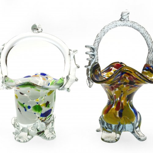 Zwei Fronleichnamskörbe, Glas, Bayerischer Wald, H. 17-19 cm.