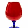 Vase in Kelchform, farbloses Glas, hellrot unterfangen bzw. blaues Glas, Bayerischer Wald, H. 26 cm.
