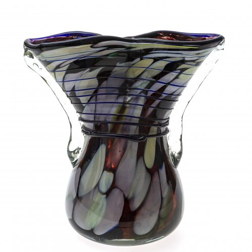 Vase, farbloses Glas, farbige Einschmelzungen, Bayerischer Wald, H. 17 cm.
