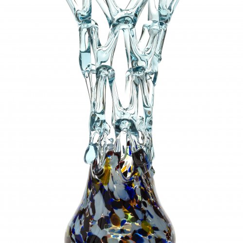 Vase, eisblaues Glas, farbige Einschmelzungen, Bayerischer Wald, H. 28 cm.