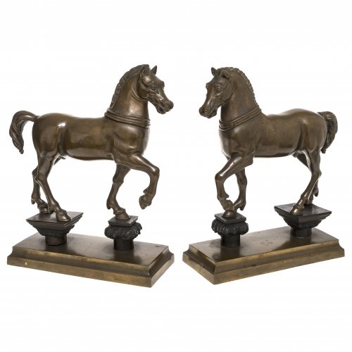 Zwei Pferde. Italien, 19. /20. Jh. Bronze. H. 32 cm. Ein Schweif lose.
