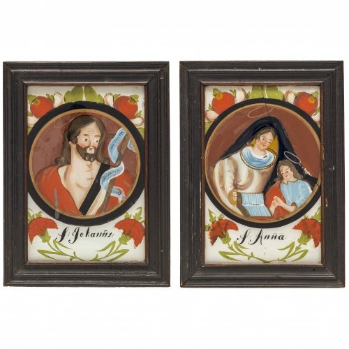 Zwei Hinterglasbilder. Oberammergau, um 1850. Hl. Anna mit Maria bzw. hl. Johannes. Tempera/Glas. Ein Glas mit Sprung. Je 31 x 13,5 cm.