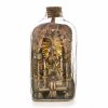 Flascheneingericht. Süddeutsch, 19. Jh. Altar mit gekreuzigtem Christus. Wachs, Holz, Goldfolie, Glimmer. Min besch. H. 23 cm.