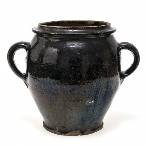 Doppelhenkeltopf. Kröning, Irdenware, dunkelbraun glasiert. Leicht besch. und Abrieb. H. 25 cm.