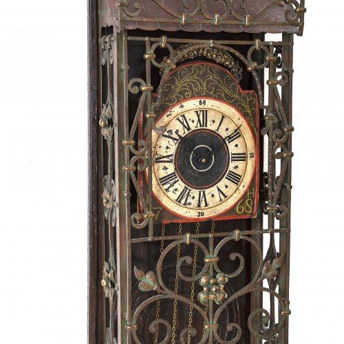 Wanduhr mit schmiedeeisernem Gehäuse, H. 30 cm, H. Gehäuse 108 cm.